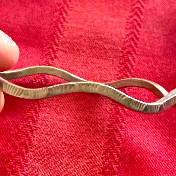 VINTAGE TAXCO MEXICO STERLING SILVER WAVE BANGLE - Picture 1 of 11